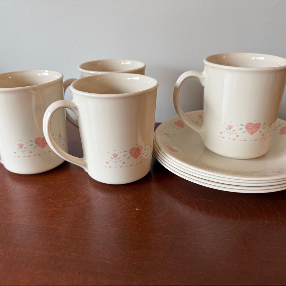 Corningware/Corelle Coordinating  Cream and Pink Heart Mugs and‎ Tea Plates Set